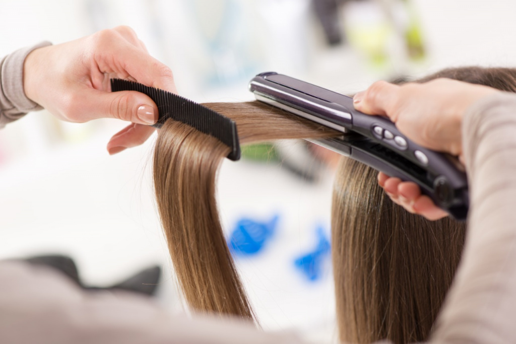 Укладка волос утюжком: 5 способов